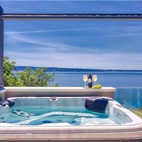 4-Bedroom Villa with heated pool and sea view, near Podstrana, sleeps 8